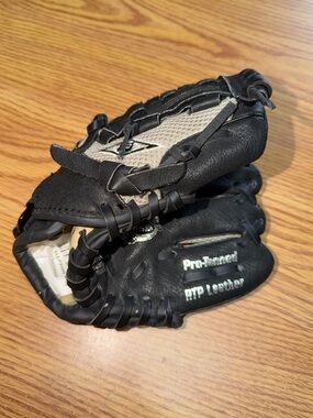 Left hand T-Ball Franklin Baseball Glove for little hands 4691-8”